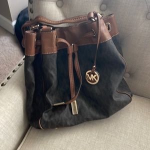 Michael Kors Bucket Bag